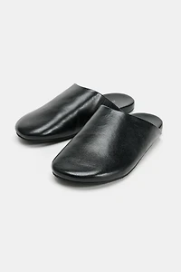 LEATHER FLAT MULES