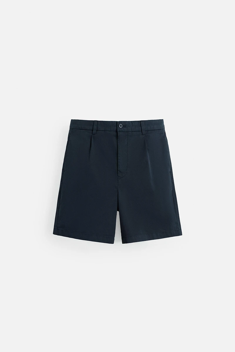 REGULAR FIT PLEATED BERMUDA SHORTS