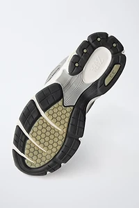 MULTI-PIECE ATHLETIC SNEAKERS