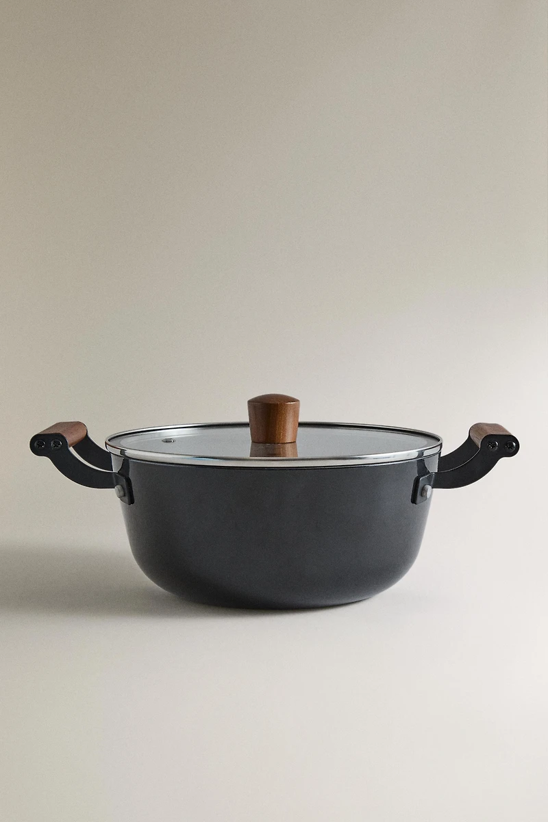 IRON POT WITH LID