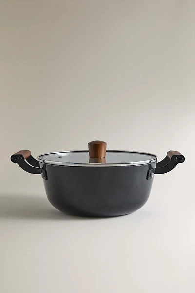 IRON POT WITH LID