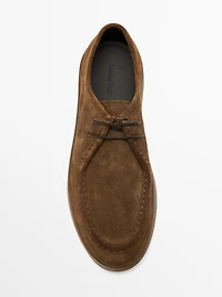 Leather shoes with moc toe and chunky sole