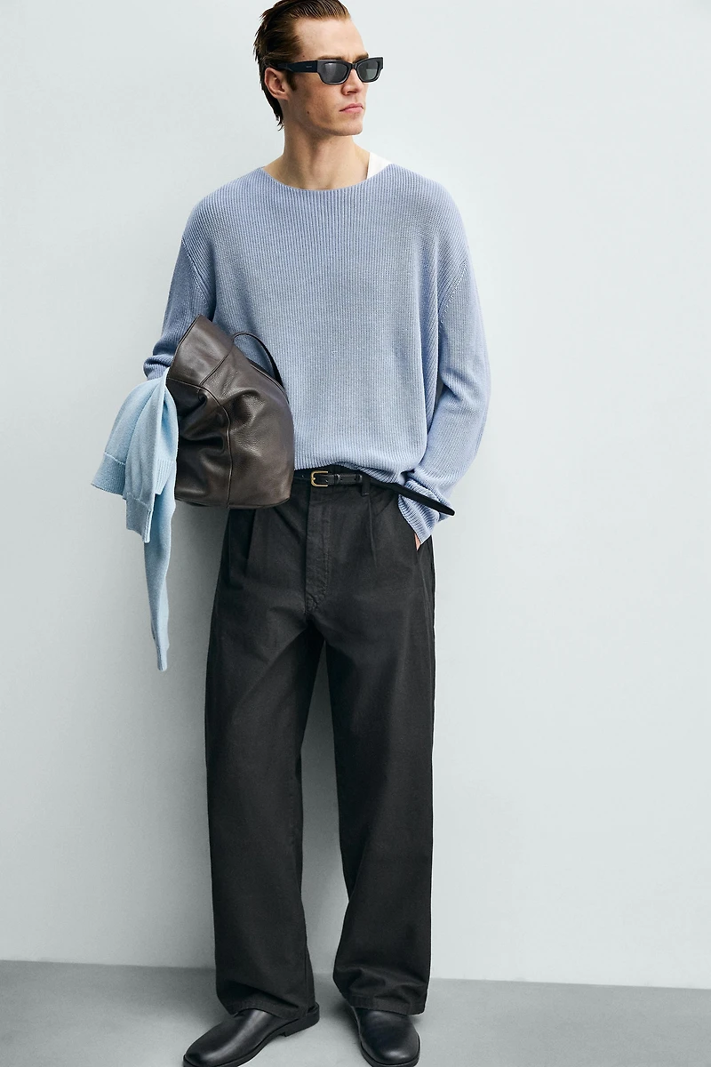 WIDE FIT PLEATED PANTS