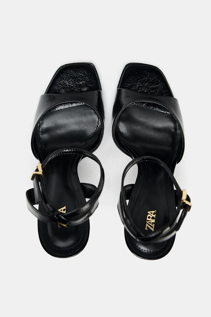 PATENT EFFECT HEELED SANDALS