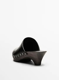 High-heel clogs