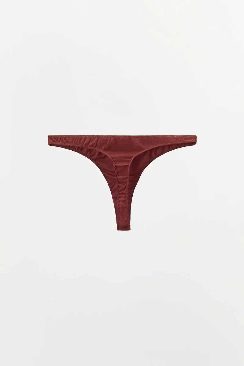 TANGA AVEC SOIE