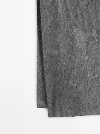 Long 100% cashmere zipped chest bag