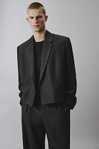 PINSTRIPE CROPPED FIT SUIT BLAZER