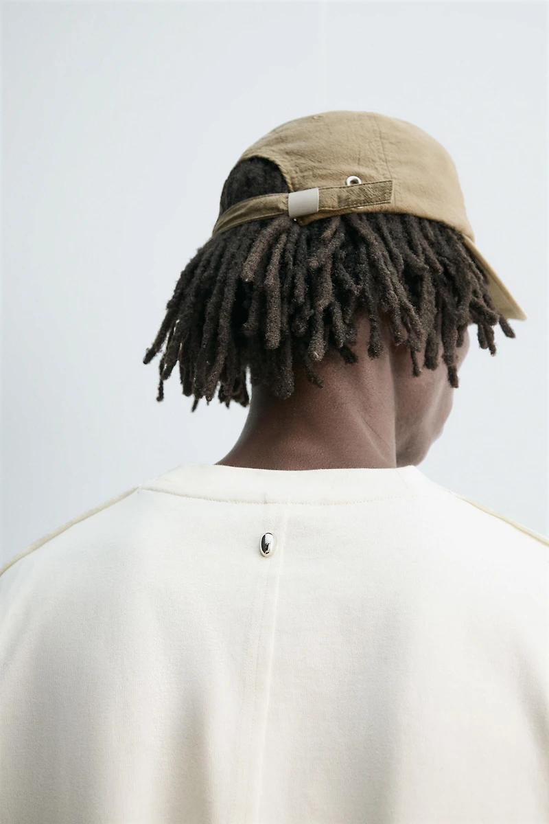 HEAVYWEIGHT LONG SLEEVE T-SHIRT WITH STUD