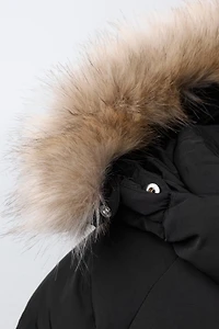 DOUDOUNE EN PLUME ET DUVET DÉPERLANTE AVEC CAPUCHE EFFET FOURRURE AMOVIBLE