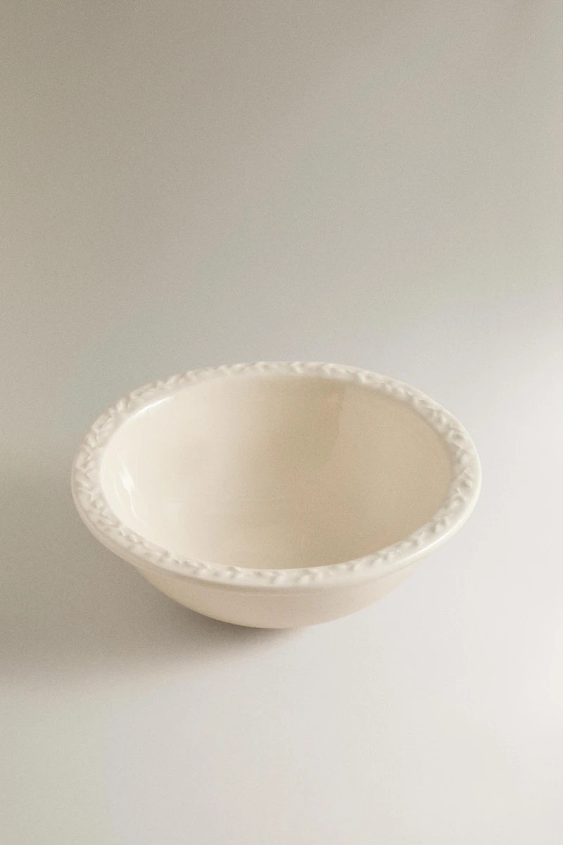 EARTHENWARE BOWL WITH RAISED EDGE
