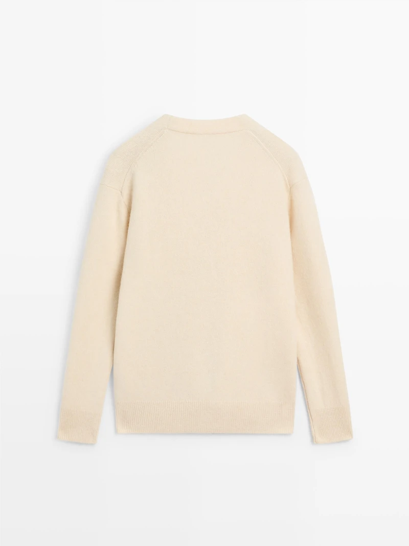 Alpaca wool V-neck knit cardigan