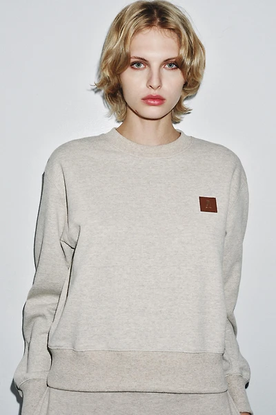 FRONT LABEL SWEATSHIRT