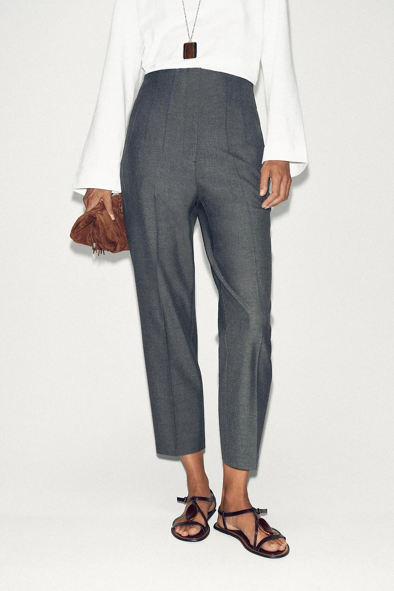 PANTS WITH A HIGH WAIST