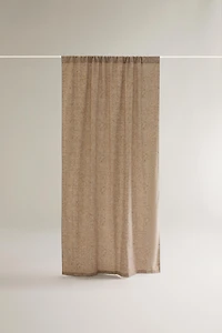 FLORAL CURTAIN WITH MEDIUM FILTRATION