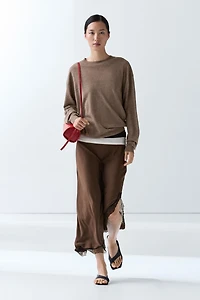 Fine knit round neck sweater