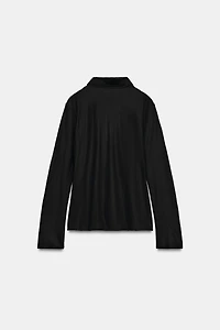 BUTTONED PLEATED TOP
