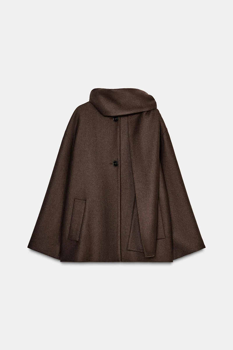 MANTEAU COURT AVEC ÉCHARPE EN LAINE