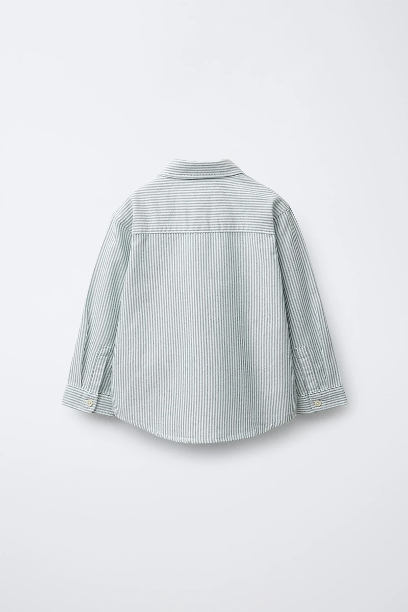 CHEMISE À RAYURES ET INSCRIPTION BRODÉE