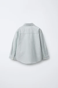 CHEMISE À RAYURES ET INSCRIPTION BRODÉE
