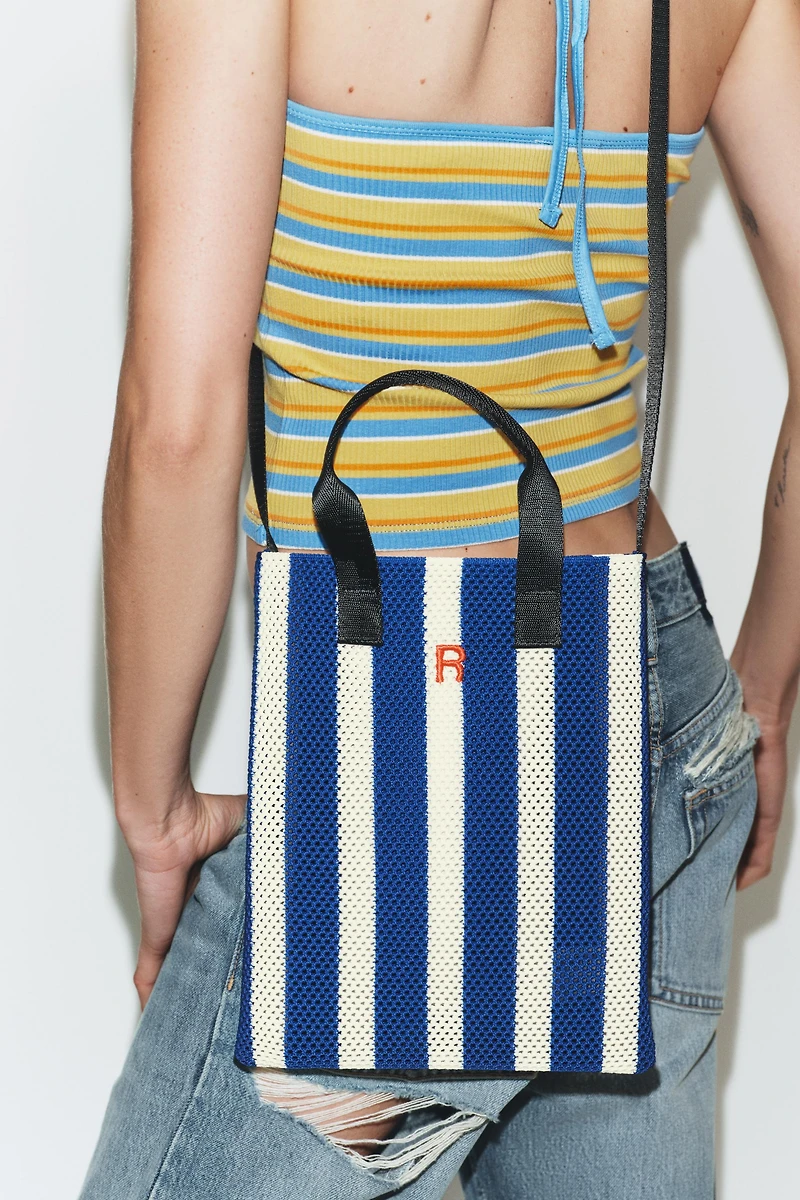 CUT-OUT EFFECT MINI SHOPPER