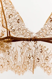 LACE TRIANGLE BRALETTE