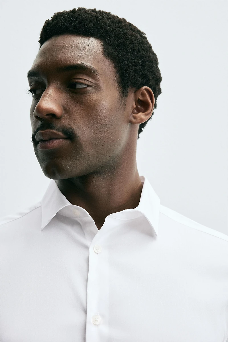 CHEMISE SLIM FIT BOUTONS DE MANCHETTE