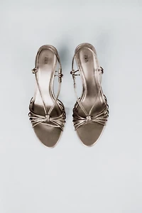 KNOT STRAP LEATHER SANDALS