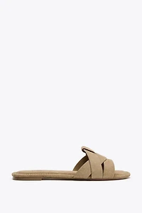 FLAT SUEDE CROSSED SANDALS