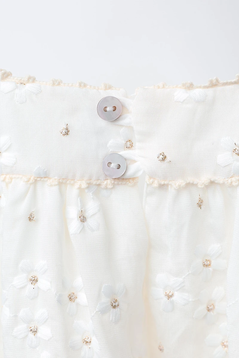 ROBE EN ORGANZA À MARGUERITES BRODÉES