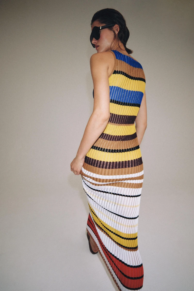 ROBE LONGUE EN MAILLE À RAYURES