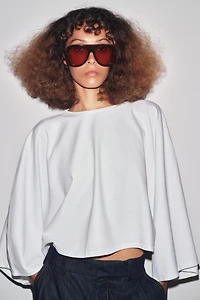 T-SHIRT CAPE