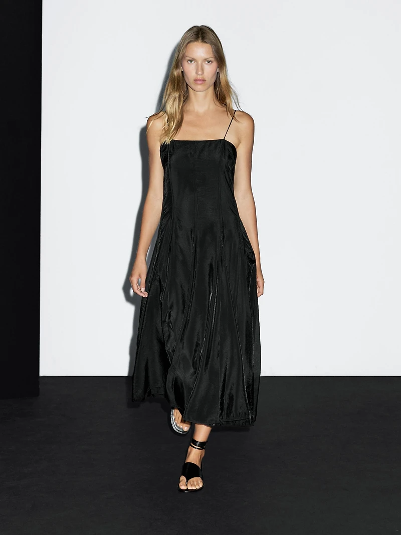 Robe midi fluide à godets