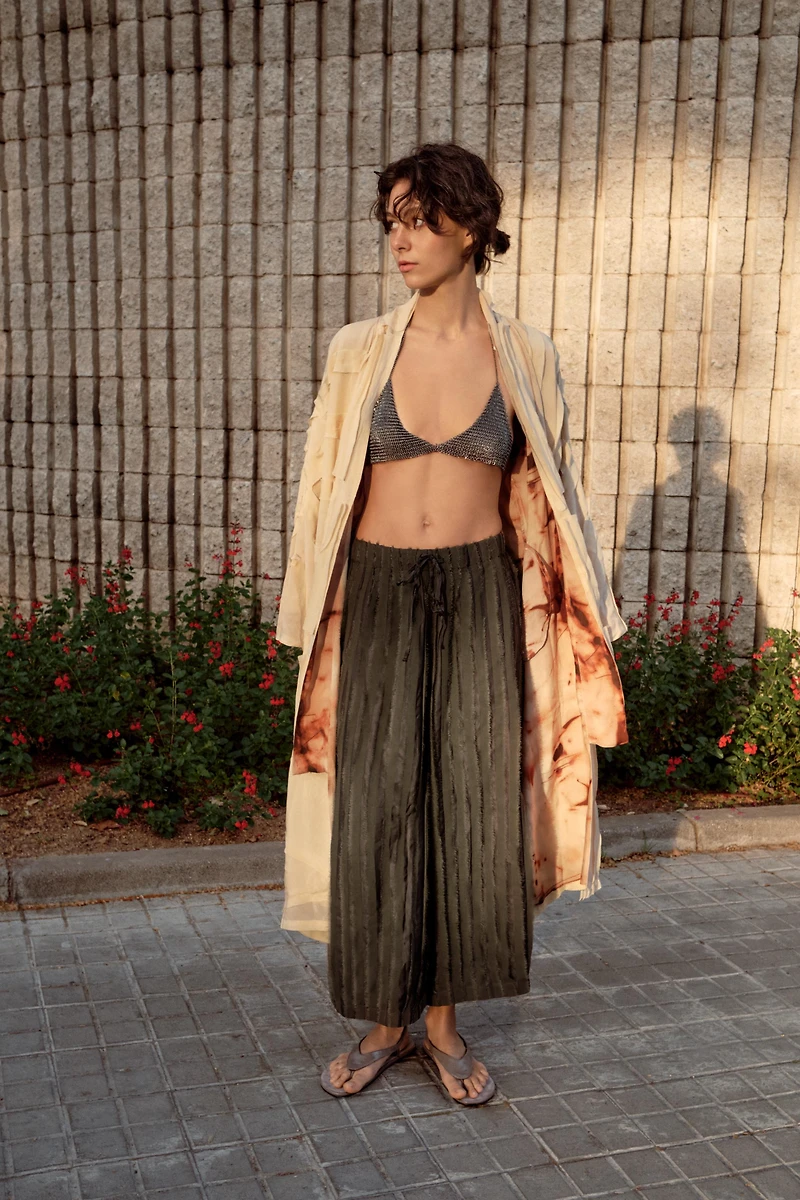 KIMONO EN ORGANZA À TISSU RELIEF