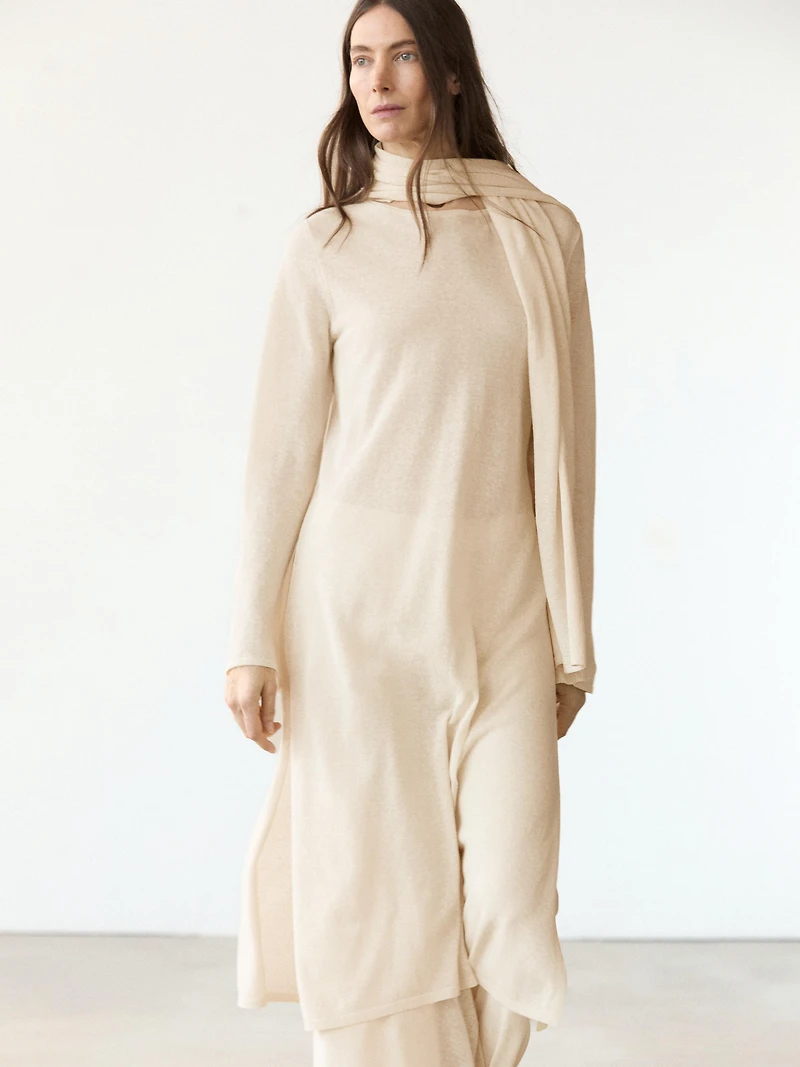 Total look flowing tunic dress