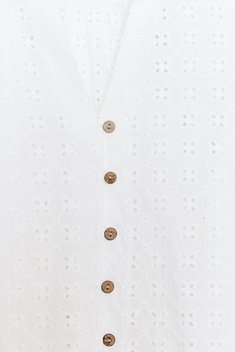 SHORT SLEEVE EYELET EMBROIDERED SHIRT
