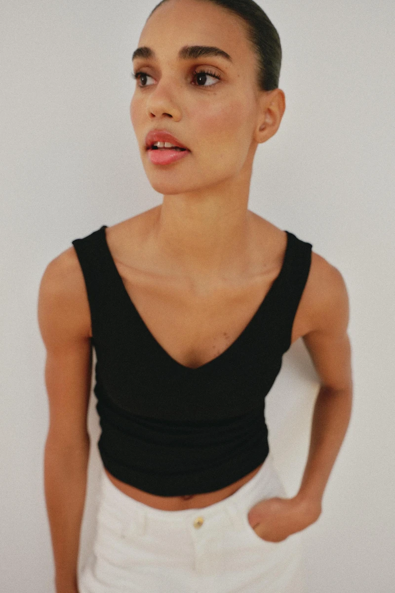 OFF-THE-SHOULDER T-SHIRT