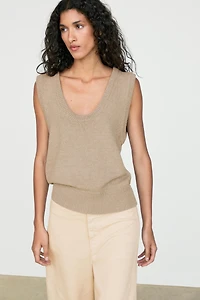 Cotton-blend ribbed knit vest