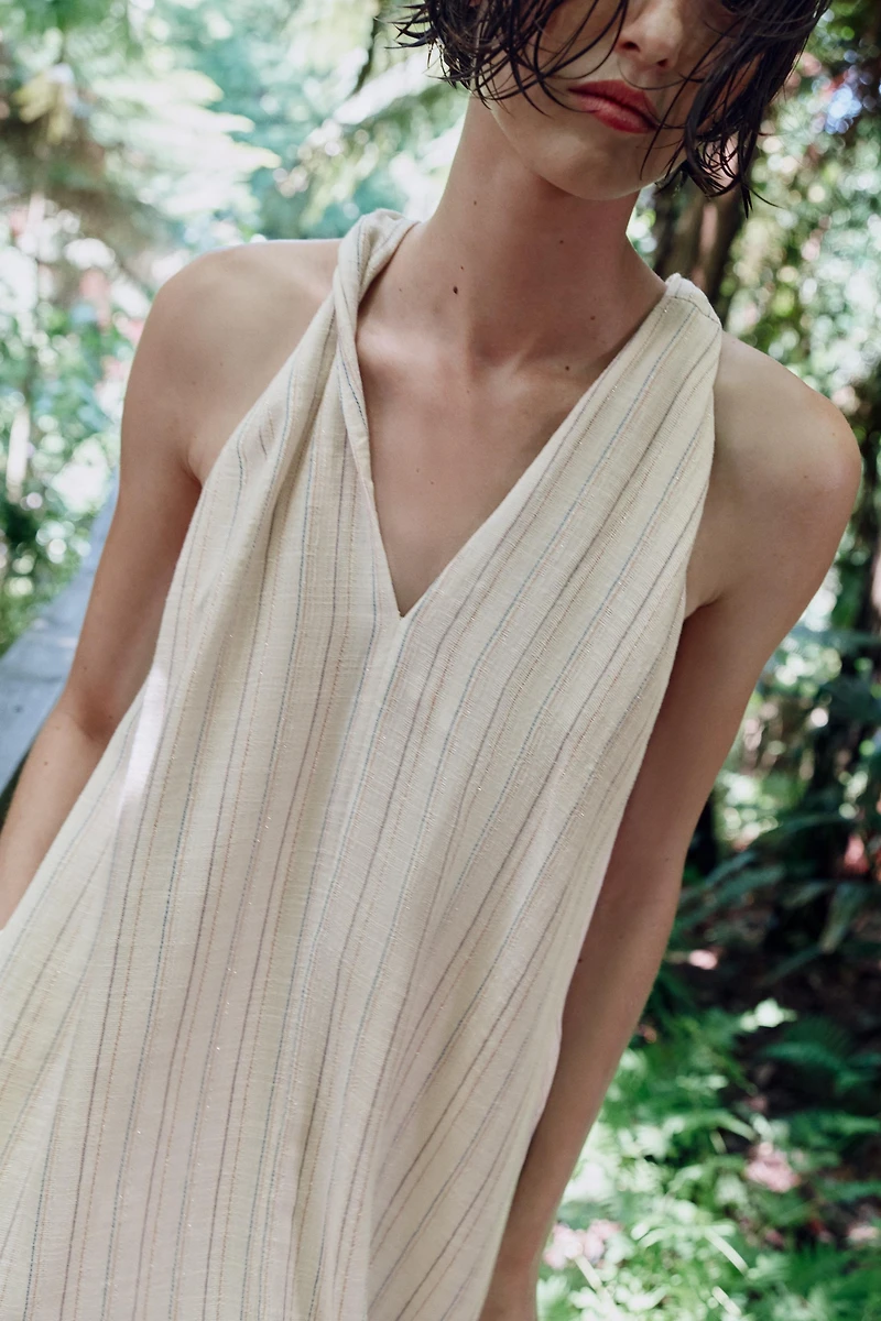 ROBE LONGUE À RAYURES ET FIL MÉTALLISÉ
