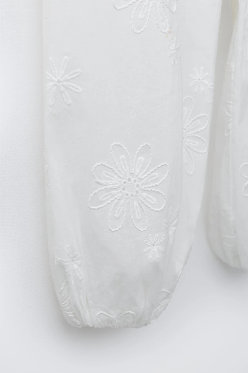 EMBROIDERED FLORAL BLOOMER PANTS