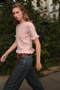 RUFFLED SHORT SLEEVE KNIT SWEATER