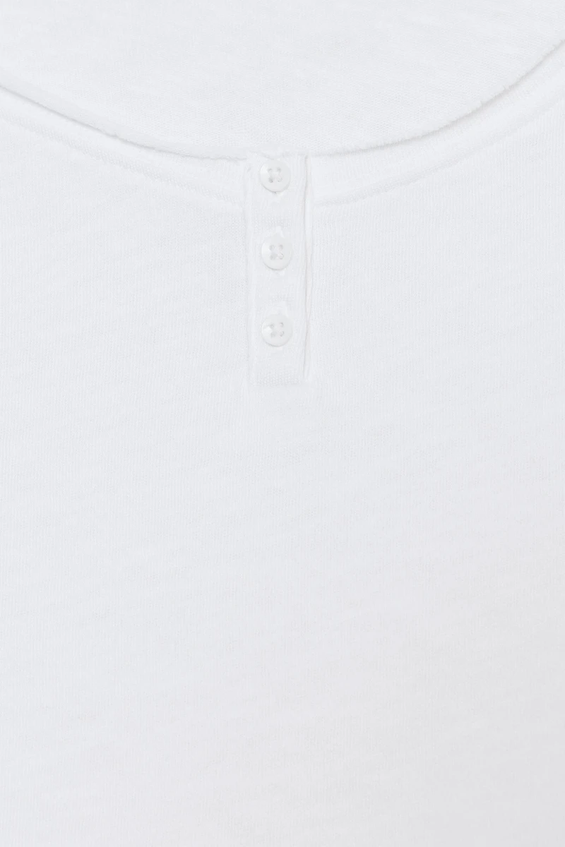 HENLEY NECK T-SHIRT