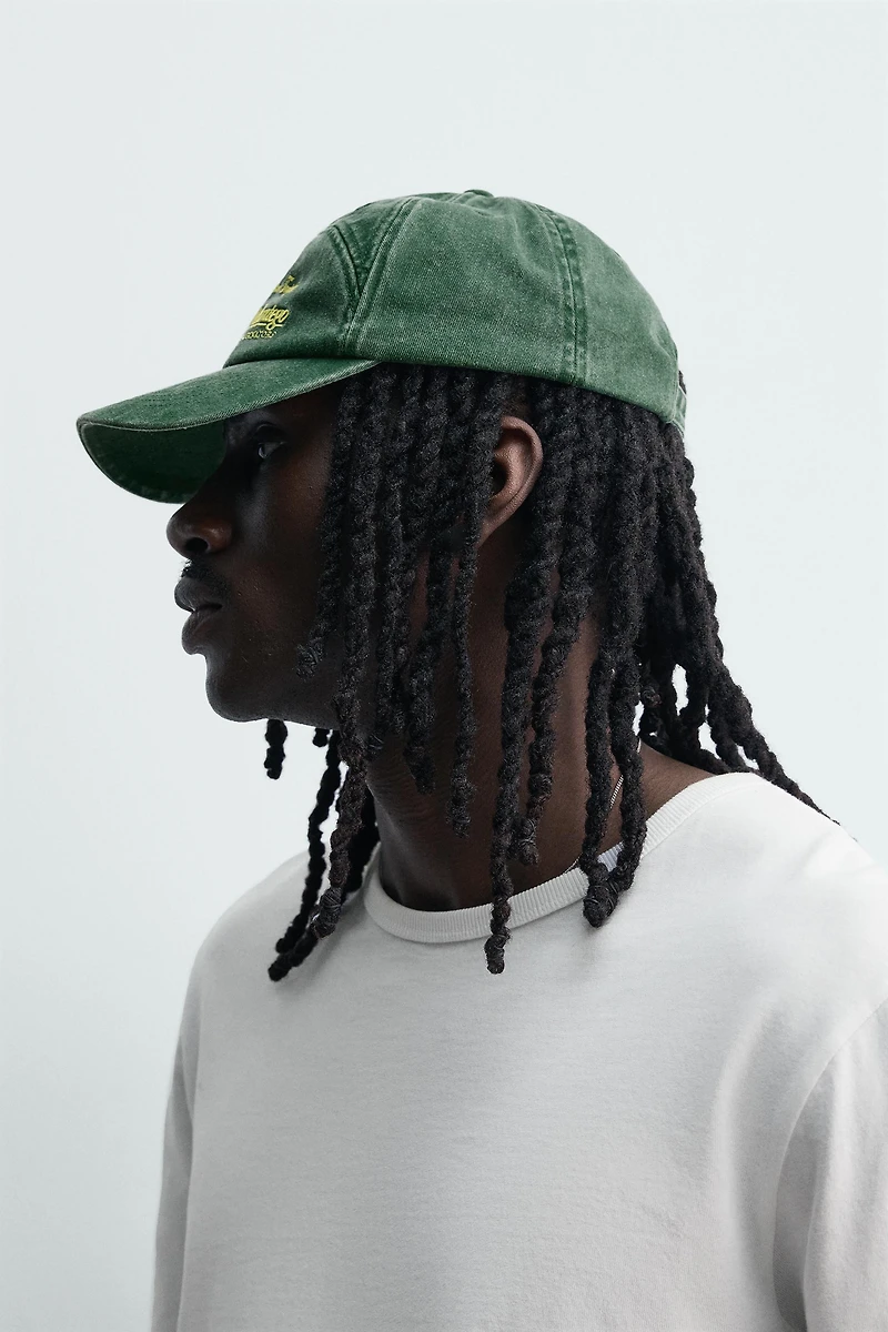 CONTRAST EMBROIDERED WASHED CAP