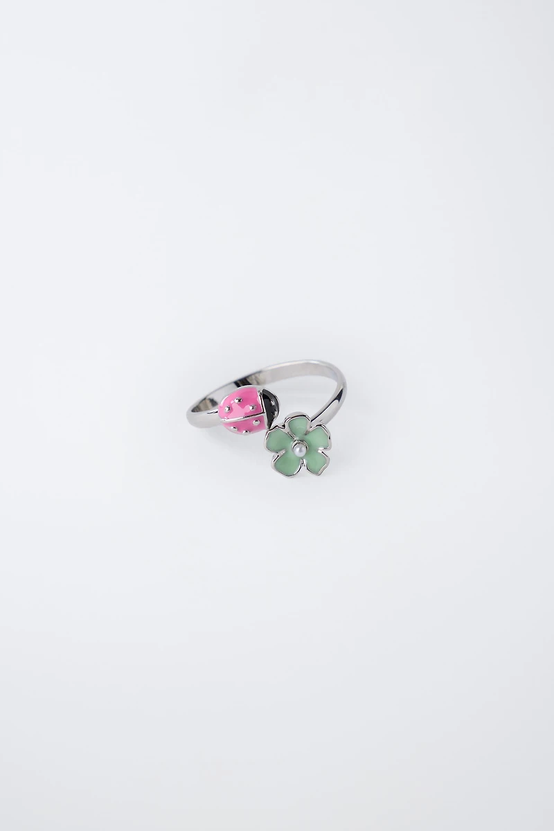 PACK OF SHAPED NECKLACE AND RING