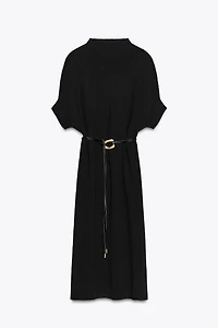 ROBE EN MAILLE AVEC CEINTURE