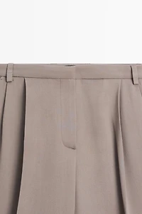 Flowing long wide-leg Bermuda shorts
