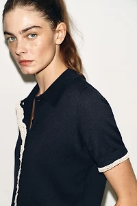 GILET À MANCHES COURTES EN MAILLE AVEC DENTELLE
