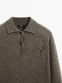 100% cashmere sweater with pocket detail