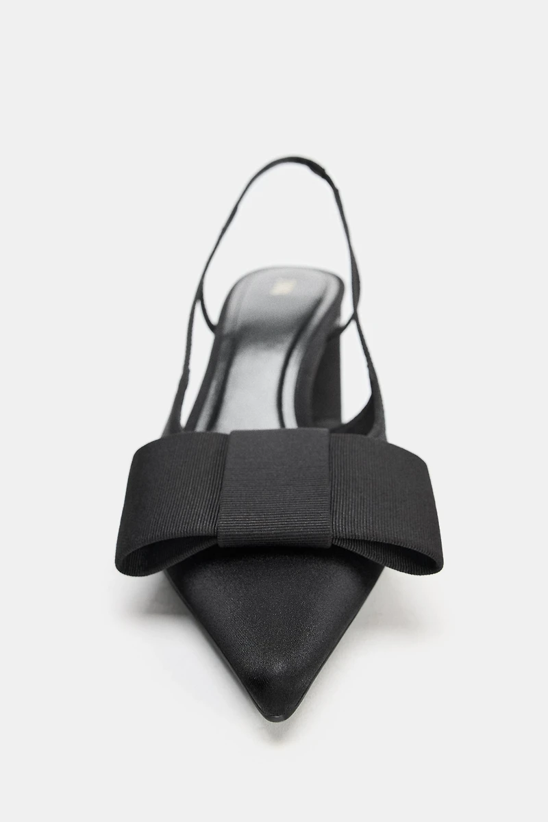 CHAUSSURES À TALONS OUVERTES L'ARRIÈRE AVEC NŒUD