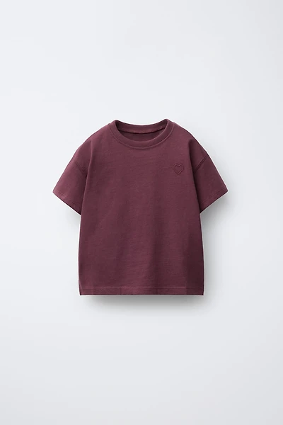 BASIC EMBROIDERED HEART T-SHIRT